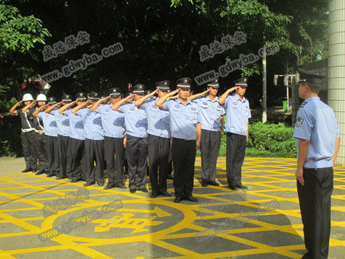 保安察覺不對，民警迅速出動！3人落網(wǎng)